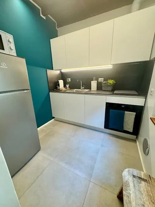 ミラノSplendido Bilocale In Via Madonnina, Zona Breraアパートメント ミラノ